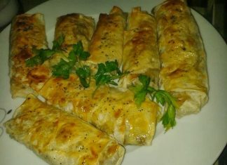 Tavuklu mantarlı börek tarifi