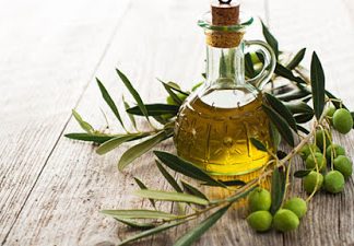 Saçlarınızı zeytinin gücü ile güçlendirin zeytinyağı