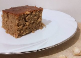 Pekmezli fındıklı sünger kek