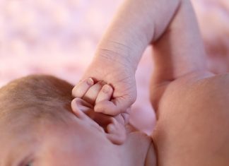 Bebeklerdeki diş çıkarma ateşi ve belirtileri bebeklerde diş çıkarma
