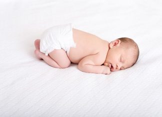 Prematüre bebek bakımı bebek