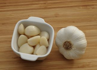 Akciğeri güçlendirmek için bu 10 besini tüketin sarımsaklar, garlics