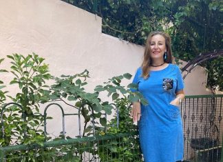 Büyük beden kadınlar için şık elbise modelleri indigo cepli elbise