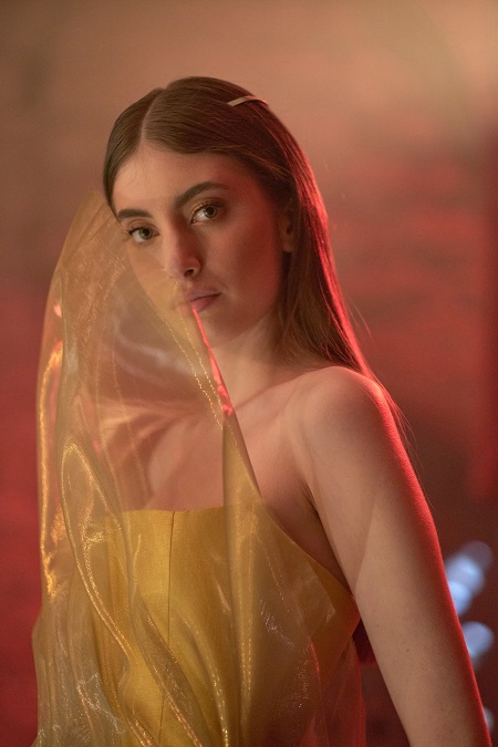 sarı elbise
