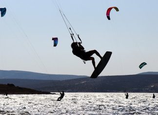 Çeşme’ye Gitmeniz İçin 5 Sebep rüzgar sörfü