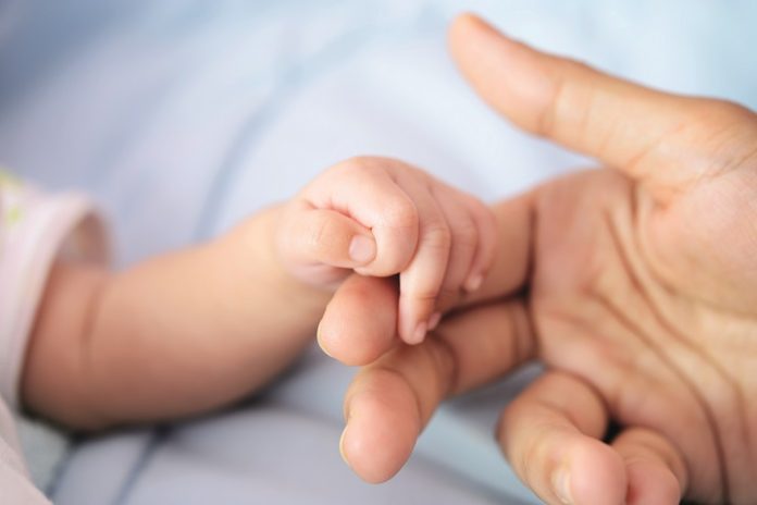 New,Born,Baby,Hand anne bebek