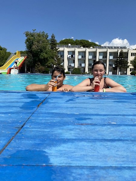 ra_resort_havuz