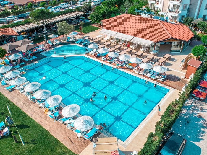 aloria garden havuz