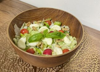 Peynirli yılbaşı salatası tarifi yılbaşı peynirli salata tarifi